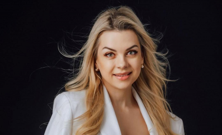 Marina Cârnaț a anunțat ce prenume a ales pentru cel de-al 10-lea copil! Are o semnificație aparte: „Ești un loc binecuvântat” - FOTO
Marina Cârnaț a anunțat ce prenume a ales pentru cel de-al 10-lea copil! Are o semnificație aparte: „Ești un loc binecuvântat” - FOTO