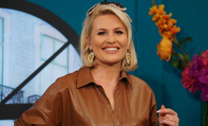 Dianna Rotaru, primele declarații după ce s-a zvonit că și-ar fi înșelat soțul: „Atât timp cât ești o persoană publică...” - VIDEO
Dianna Rotaru, primele declarații după ce s-a zvonit că și-ar fi înșelat soțul: „Atât timp cât ești o persoană publică...” - VIDEO