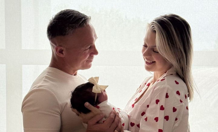 După ce a născut, a primit cadoul mult dorit! Vezi ce surpriză i-a pregatit Teodor Cârnaț soție sale - VIDEO
