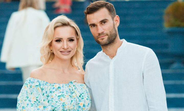 Anișoara Loghin și Radu Gînsari sărbătoresc nunta de lemn. Prezentatoarea Pro TV a postat prima fotografie comună alături de soțul ei - FOTO Anișoara Loghin și Radu Gînsari sărbătoresc nunta de lemn. Prezentatoarea Pro TV a postat prima fotografie comună alături de soțul ei - FOTO