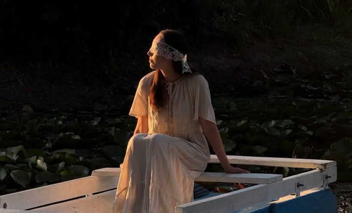 O voce cum rar mai auzi! Cine este interpreta de la noi care fascinează prin talentul ei artistic - VIDEO O voce cum rar mai auzi! Cine este interpreta de la noi care fascinează prin talentul ei artistic - VIDEO