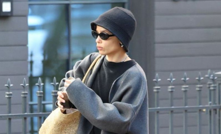 Și-a ascuns trăsăturile de divă sub haine lălâi, iar pantofii i-a schimbat cu o pereche de șlapi. Cine e vedeta care a suferit o transformare neașteptată