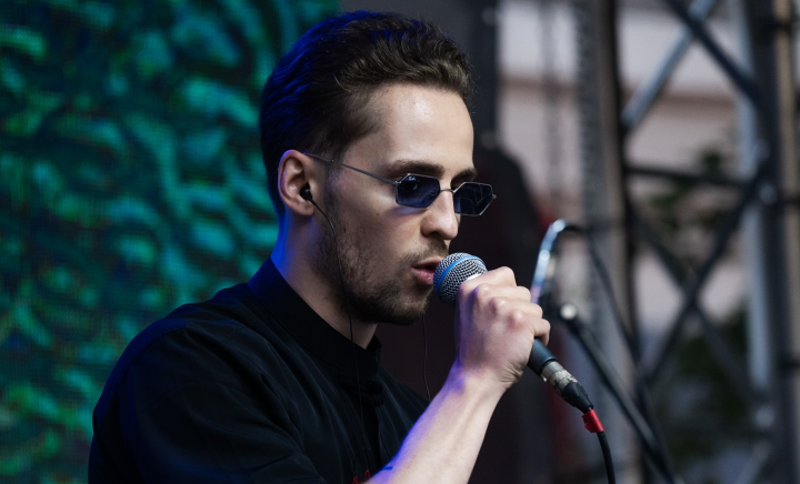 Nepotul lui Grigore Vieru a lansat o piesă în limba engleză! Cum sună vocea lui Nicu Vieru - VIDEO Nepotul lui Grigore Vieru a lansat o piesă în limba engleză! Cum sună vocea lui Nicu Vieru - VIDEO