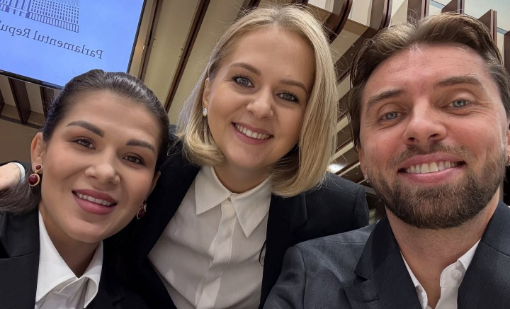 Anastasia Nichita, Maxim Potîrniche și Ludmila Adamciuc, cu emoții, la prima ședință a noului Parlament - GALERIE FOTO Anastasia Nichita, Maxim Potîrniche și Ludmila Adamciuc, cu emoții, la prima ședință a noului Parlament - GALERIE FOTO