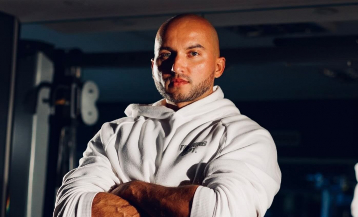 Partea superioară contează la fel de mult! Sfaturile antrenorului Ion Guțu pentru un corp proporționat și tonifiat: „Greșeala cea mai mare a multor fete care se antrenează este...” - VIDEO