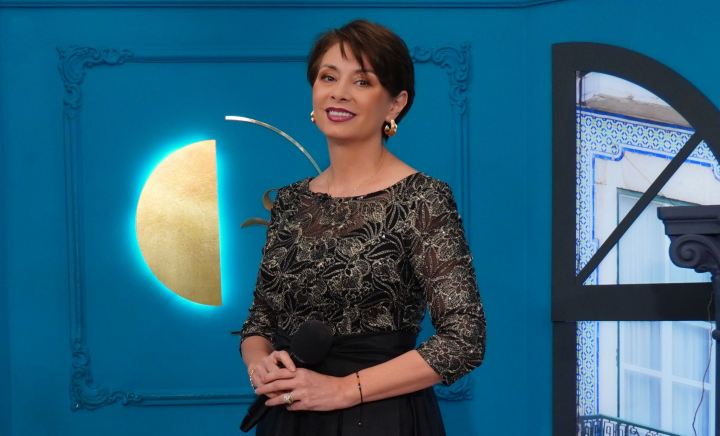 Adriana Antoni pare să fi oprit timpul în loc. Ce secrete de frumusețe are artista: „În primul rând...” - VIDEO Adriana Antoni pare să fi oprit timpul în loc. Ce secrete de frumusețe are artista: „În primul rând...” - VIDEO