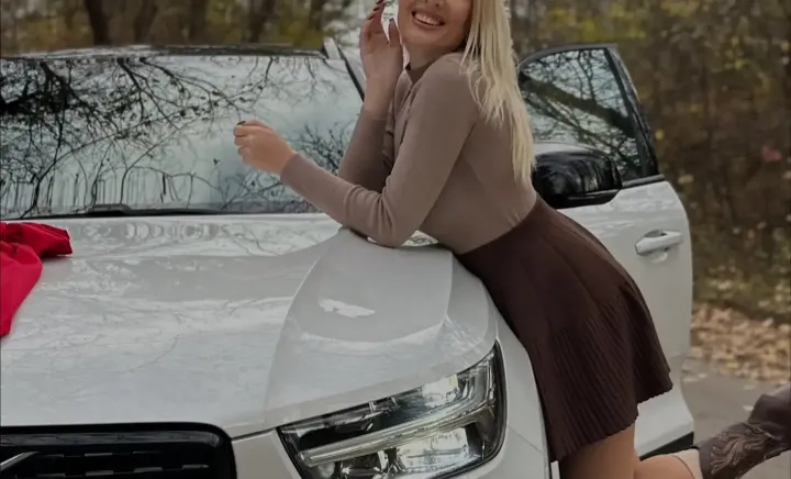 O cunoscută interpretă de la noi se bucură de o nouă mașină de toată frumusețea! Iată despre cine este vorba: „Îi mulțumesc lui... ” - FOTO/VIDEO O cunoscută interpretă de la noi se bucură de o nouă mașină de toată frumusețea! Iată despre cine este vorba: „Îi mulțumesc lui... ” - FOTO/VIDEO