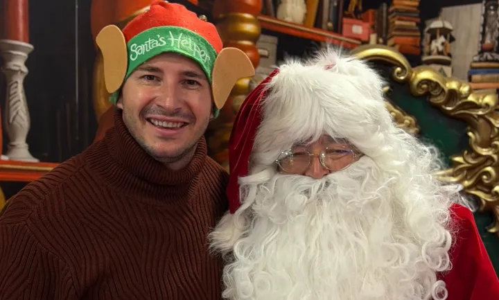 Emilian Crețu și Moș Crăciun Emilian Crețu și Moș Crăciun