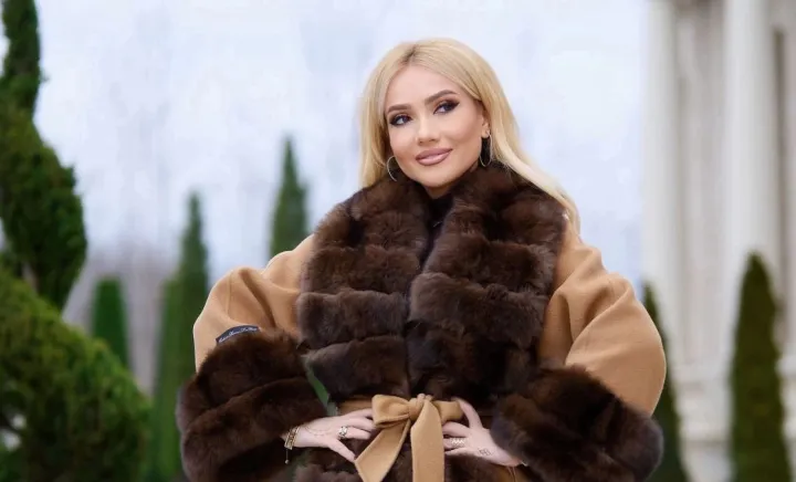 Adriana Ochișanu Adriana Ochișanu