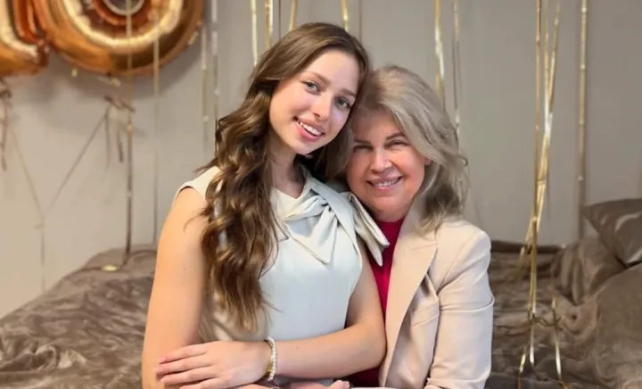 Manuella Cârnaț și bunica sa Manuella Cârnaț și bunica sa