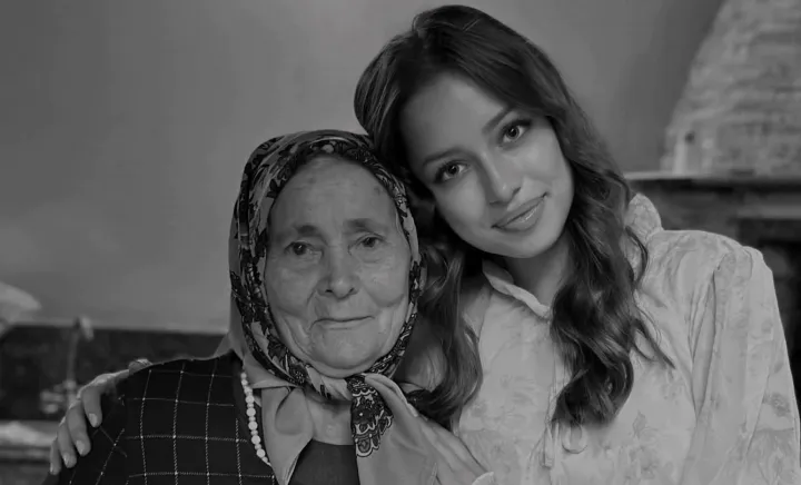 Manuella Cârnaț și bunica sa