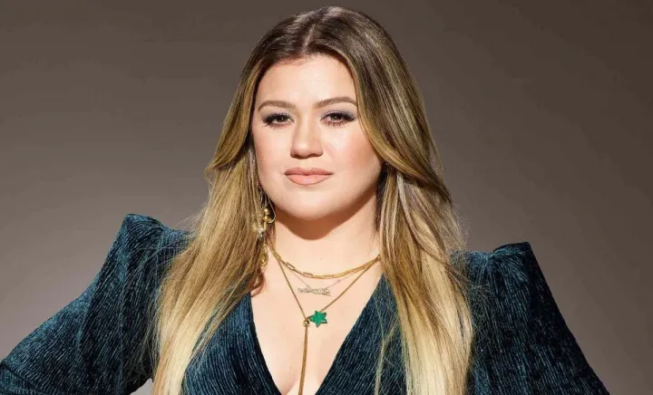 Kelly Clarkson Kelly Clarkson