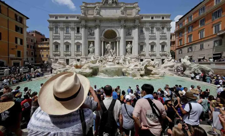 Fontana di Trevi din Roma Fontana di Trevi din Roma