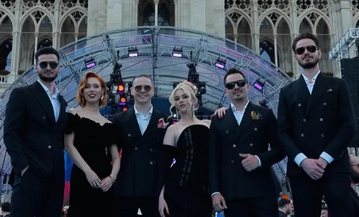 Satoshi și echipa pentru Eurovision Satoshi și echipa pentru Eurovision