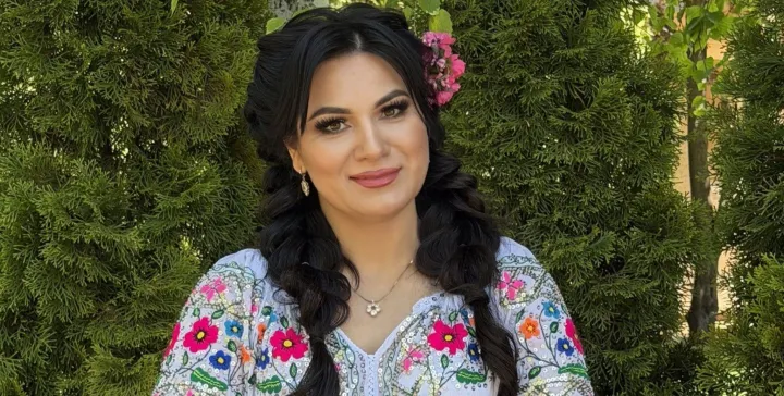 Iuliana Țîra Iuliana Țîra
