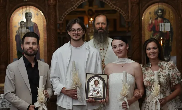 Gabriela Cojocaru și Maxim Matveev, alături de nași lor, Dorin Galben și Violeta Scrișu Gabriela Cojocaru și Maxim Matveev, alături de nași lor, Dorin Galben și Violeta Scrișu
