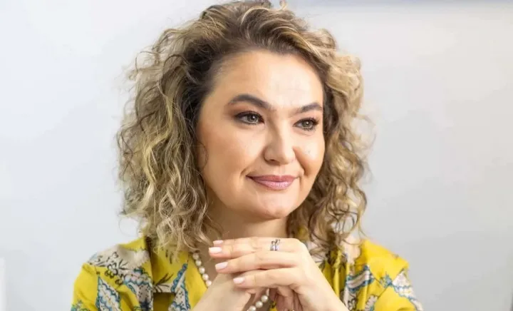 Roxana Voica Roxana Voica
