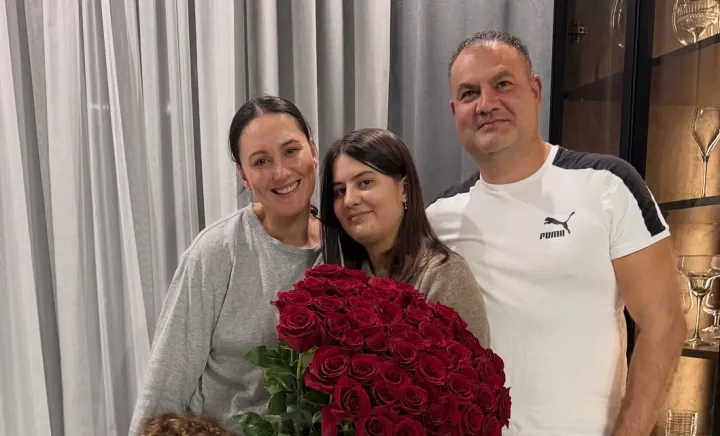 Doina Danielean, fiica vitregă și soțul Doina Danielean, fiica vitregă și soțul