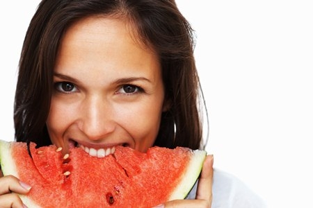 Silueta estivala: 5 tipuri de alimente care iti topesc kilogramele Silueta estivala: 5 tipuri de alimente care iti topesc kilogramele