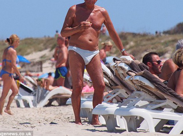 Cine arata asa la 80 de ani? Vedeta care se lauda cu asemenea corp - FOTO