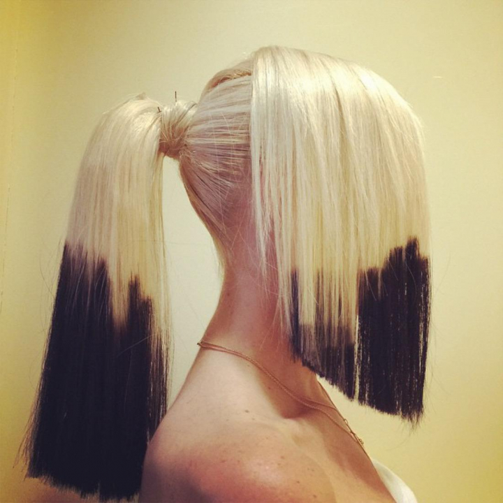 Fanii au fost mirati s-o vada asa! Vedeta care si-a facut o astfel de schimbare de look - FOTO Fanii au fost mirati s-o vada asa! Vedeta care si-a facut o astfel de schimbare de look - FOTO