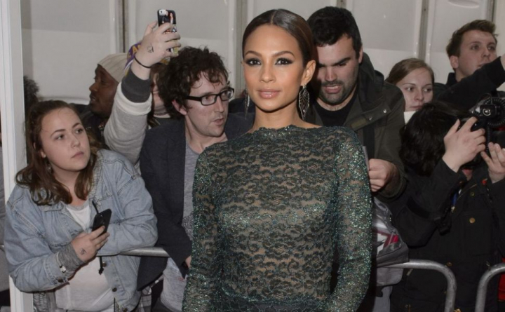 Surpriza pe care o ascunde spatele rochiei de gala. Cum arata Alesha Dixon cand se intoarce Surpriza pe care o ascunde spatele rochiei de gala. Cum arata Alesha Dixon cand se intoarce