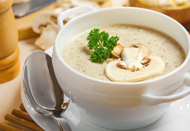 Invata sa prepari cea mai gustoasa supa crema de ciuperci