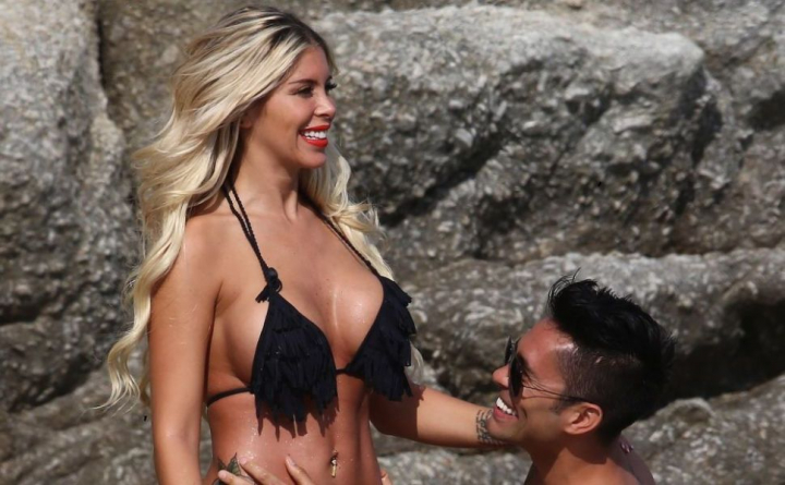 Spectacol total pe plajele din Mykonos. Cum a fost surprins un cuplu cand nu se asteptau sa fie pozati Spectacol total pe plajele din Mykonos. Cum a fost surprins un cuplu cand nu se asteptau sa fie pozati