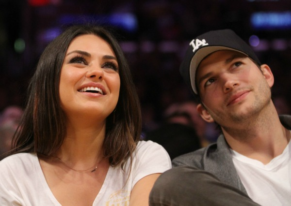 Mila Kunis si Ashton Kutcher au o fetita adorabila! Cat de simpatica este micuta Wyatt - FOTO Mila Kunis si Ashton Kutcher au o fetita adorabila! Cat de simpatica este micuta Wyatt - FOTO