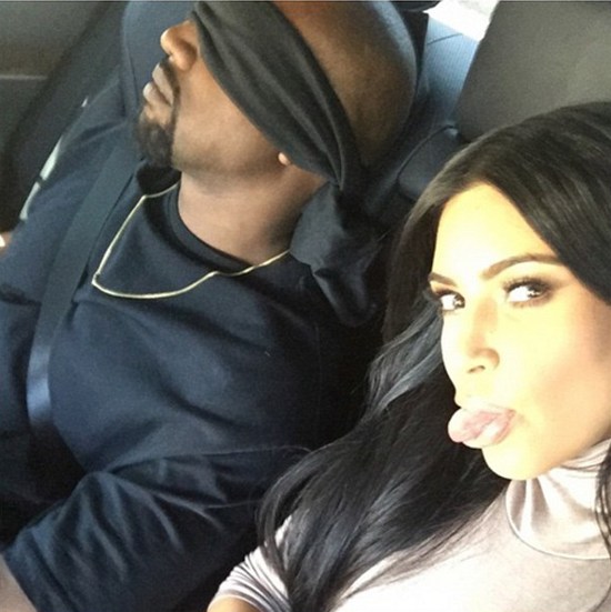 Kim Kardashian, petrecere surpriza de ziua lui Kanye West! Ce cadou inedit i-a facut - FOTO Kim Kardashian, petrecere surpriza de ziua lui Kanye West! Ce cadou inedit i-a facut - FOTO