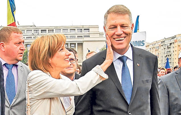 Ii vei recunoaste cu greu! Cum aratau Klaus si Carmen Iohannis in urma cu cativa ani - FOTO