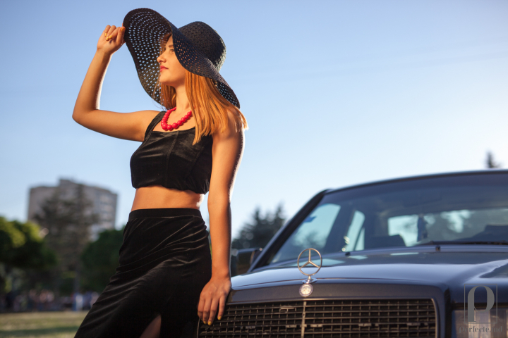 Crop Top-ul, un element esential in garderoba oricarei fashioniste. Cum il porti - FOTO Crop Top-ul, un element esential in garderoba oricarei fashioniste. Cum il porti - FOTO