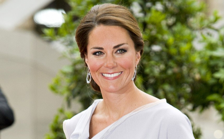 Kate Middleton, la 6 saptamani dupa ce a nascut! Cat de bine arata Ducesa de Cambridge - FOTO