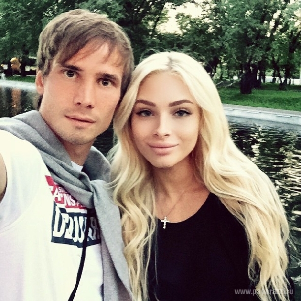 Vacanta de lux! Vezi cum au pozat Anton Shunin si Aliona Shishkova - FOTO Vacanta de lux! Vezi cum au pozat Anton Shunin si Aliona Shishkova - FOTO