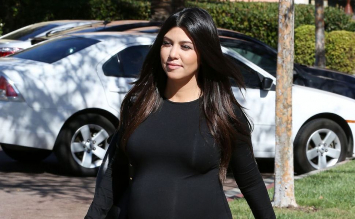 A slabit 16 kilograme in 5 luni! Cum a reusit Kourtney Kardashian sa-si revina dupa nastere - FOTO A slabit 16 kilograme in 5 luni! Cum a reusit Kourtney Kardashian sa-si revina dupa nastere - FOTO