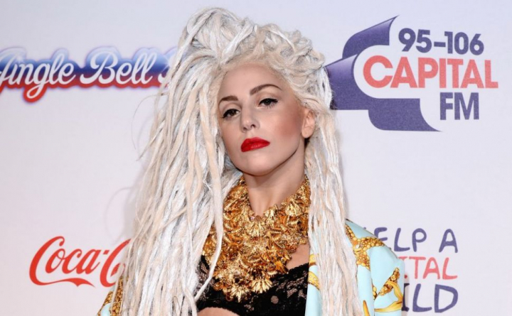 Lady Gaga, apetisanta intr-un costum de baie minuscul. Cat a slabit de cand a fost criticata din cauza siluetei