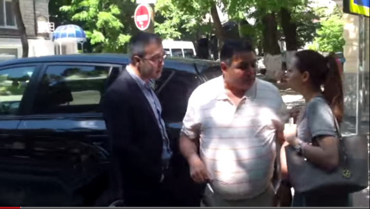 Deputatul Sergiu Sirbu reactioneaza dupa ce s-a luat la harta cu un sofer: "Mi-a insultat sotia!" Deputatul Sergiu Sirbu reactioneaza dupa ce s-a luat la harta cu un sofer: "Mi-a insultat sotia!"