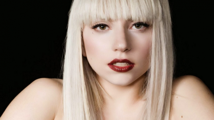Lady Gaga, nemachiata si imbracata normal? Vezi cat de diferita e - FOTO Lady Gaga, nemachiata si imbracata normal? Vezi cat de diferita e - FOTO