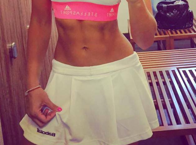 Sexy! Ce vedeta de la noi se lauda cu un abdomen perfect - FOTO
