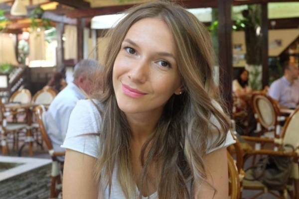 Adela Popescu, o graviduta stilata! Vezi ce rochie mulata a imbracat actrita - FOTO 