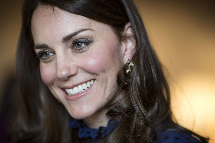 Aparitie indrazneata pentru Kate Middleton la un dineu oficial. Tinuta cu care a surprins