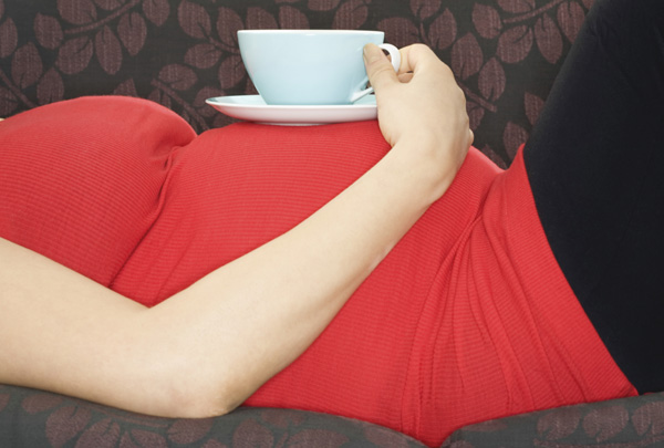Ai voie sa bei cafea daca esti insarcinata? Raspunsul specialistilor Ai voie sa bei cafea daca esti insarcinata? Raspunsul specialistilor