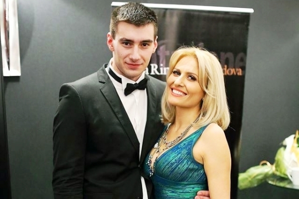 Dianna Rotaru, intr-o poza romantica, alaturi de iubitul sau! Cum s-au lasat fotografiati cei doi - FOTO Dianna Rotaru, intr-o poza romantica, alaturi de iubitul sau! Cum s-au lasat fotografiati cei doi - FOTO