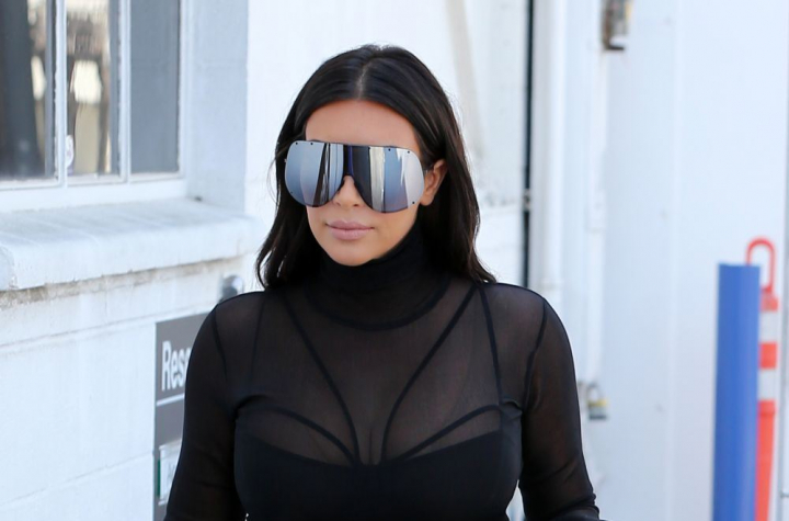 Zoom pe chipul lui Kim Kardashian. Cum arata vedeta de reality show cand isi da jos ochelarii de soare - FOTO