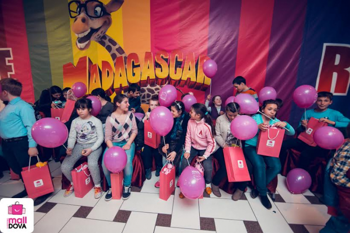 Mai multe " Zambete de copil la Shopping MallDova" Mai multe " Zambete de copil la Shopping MallDova"
