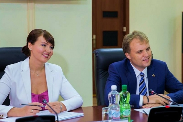 Nina Shtanski, la plimbare cu fetita sa! Vezi cum a pozat sotia lui Evghenii Sevciuc - FOTO Nina Shtanski, la plimbare cu fetita sa! Vezi cum a pozat sotia lui Evghenii Sevciuc - FOTO