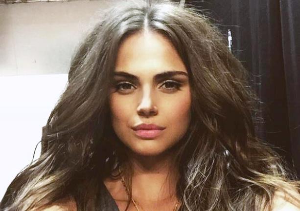 Xenia Deli, intr-o poza topless! Uite cum arata moldoveanca - FOTO Xenia Deli, intr-o poza topless! Uite cum arata moldoveanca - FOTO