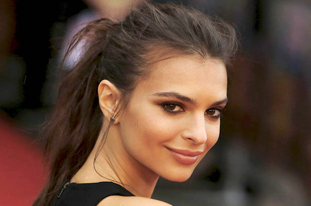 Vedeta cu cel mai mult sex-appeal? Dovada ca Emily Ratajkowski nu exceleaza doar la capitolul bust