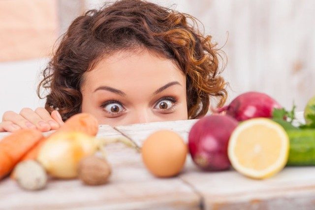 Dieta cu de toate. Mananci orice si faci talie de viespe Dieta cu de toate. Mananci orice si faci talie de viespe
