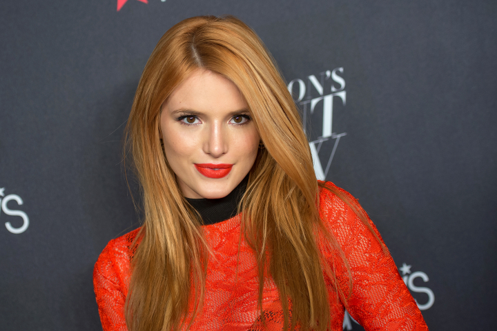 Cu acneea la vedere! Bella Thorne a publicat o poza curajoasa in care isi arata imprefectiunile. Iata cum arata nemachiata - FOTO